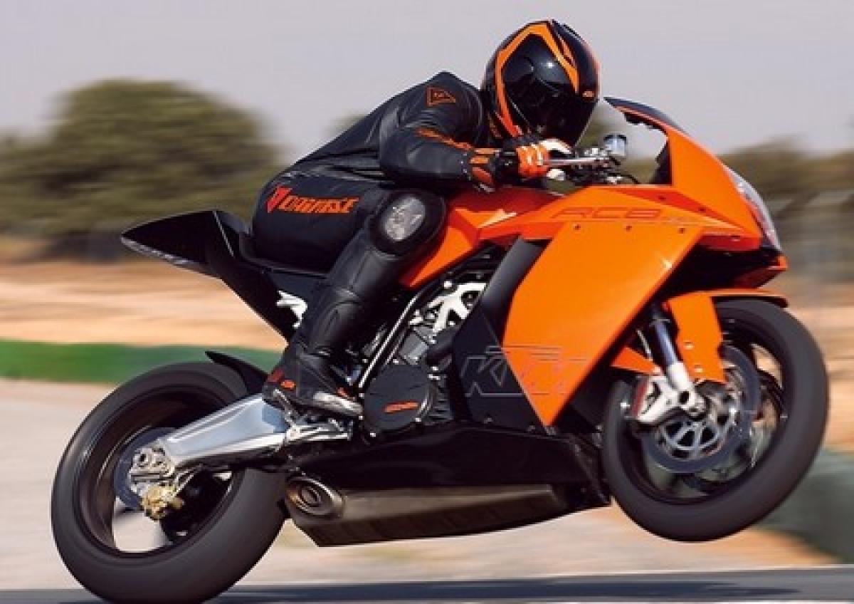 KTM
              RC8