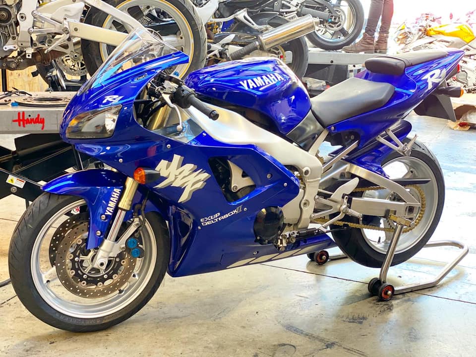 Yamaha r1