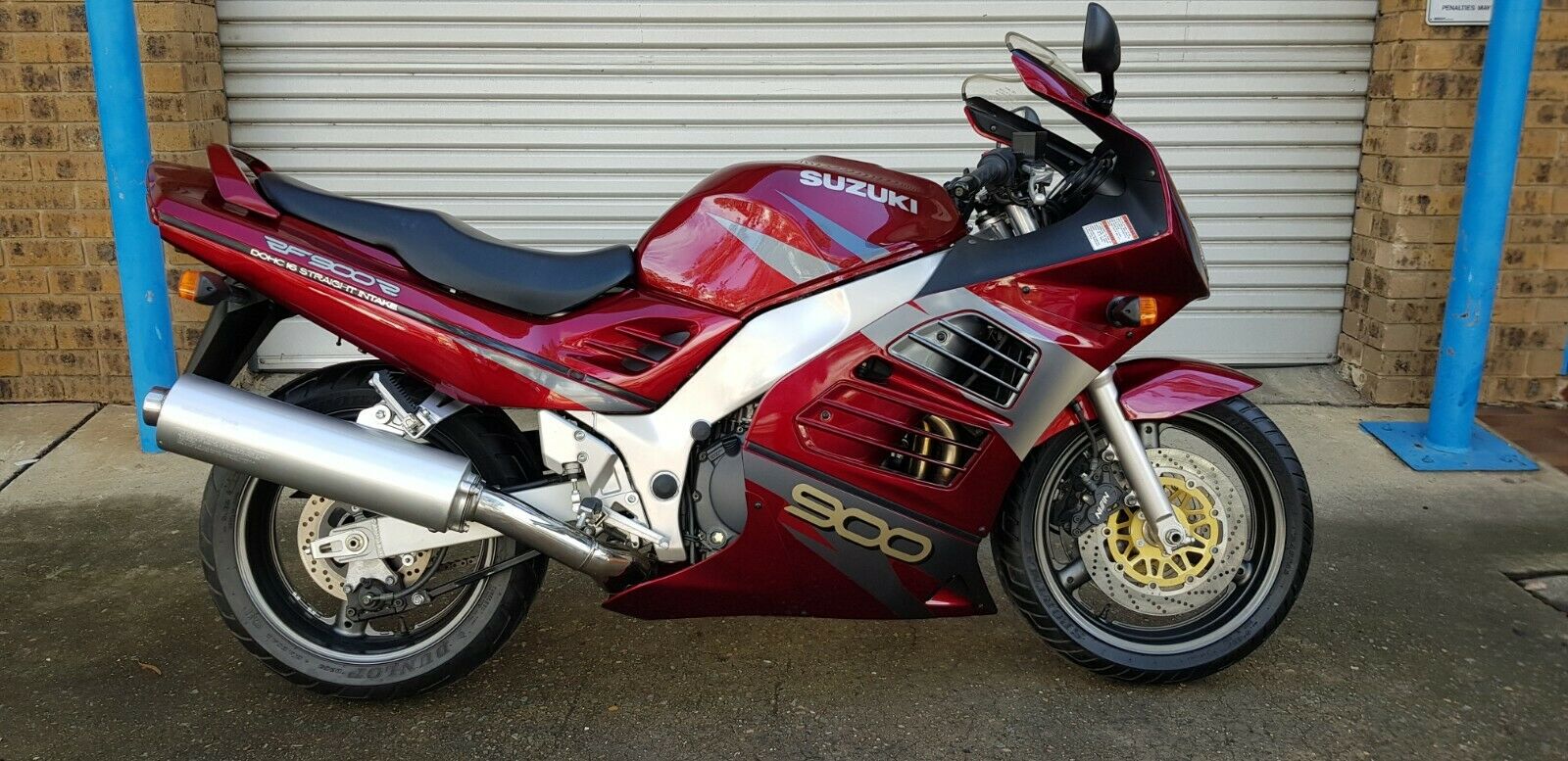 suzuki rf900r