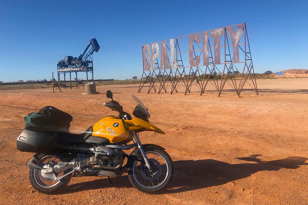 coober pedy australia - bmw r1150gs