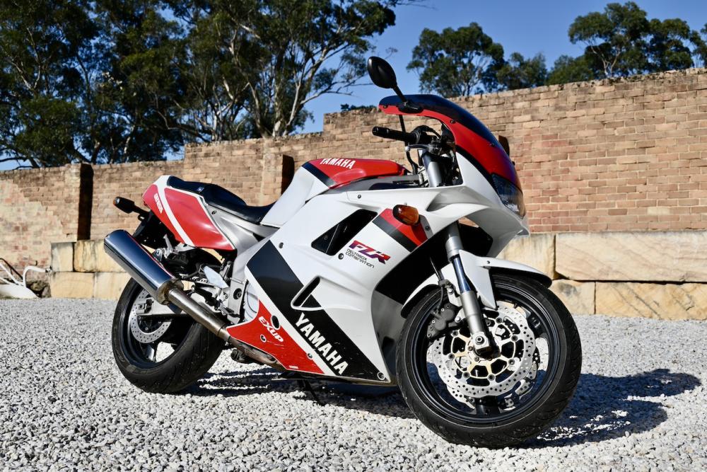 yamaha
              fzr1000 1992