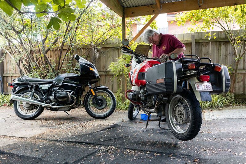 BMW
                R100GS