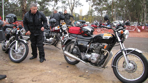 Triumph Trident T150V