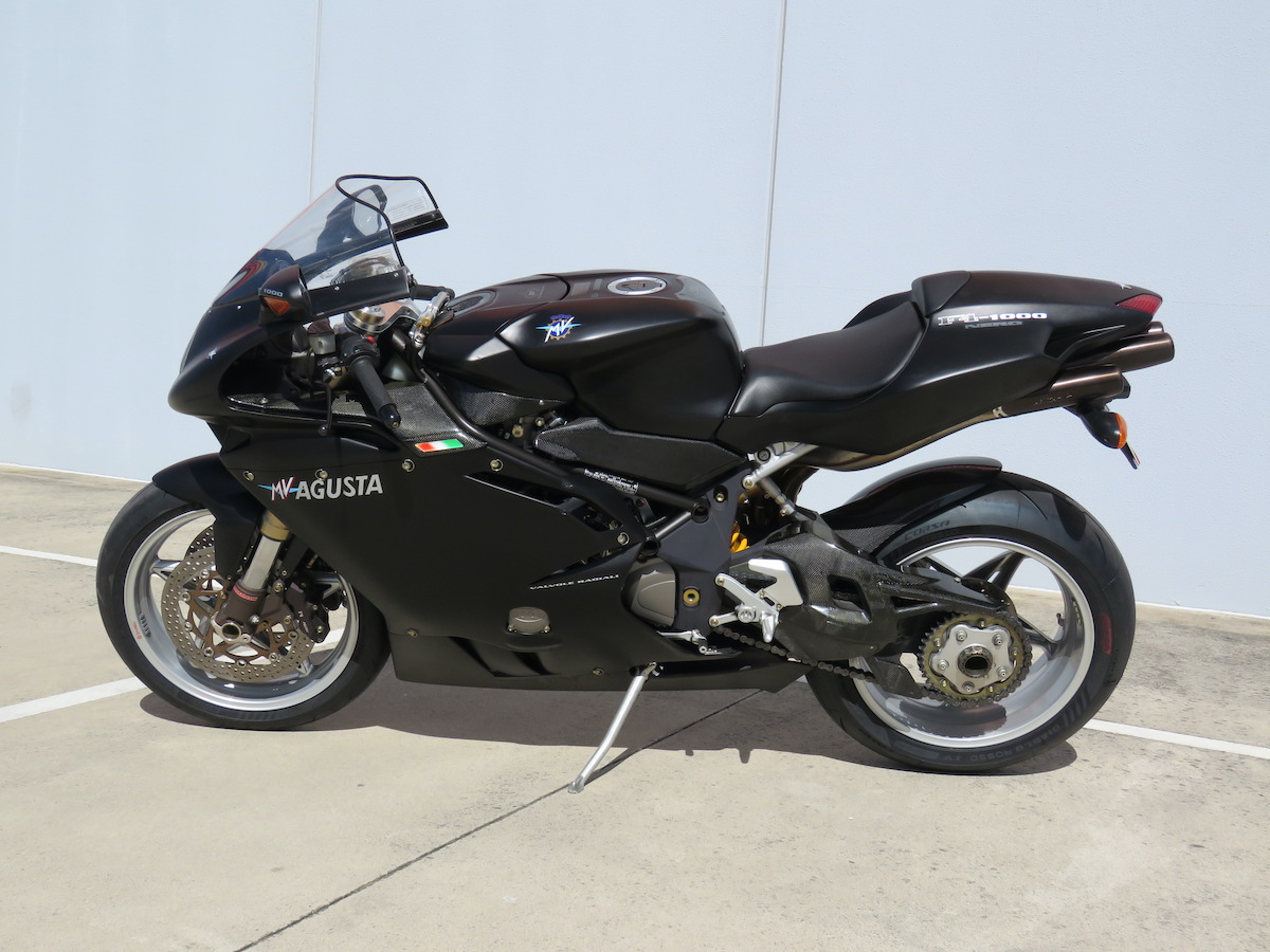 MV Agusta F4
              Nero