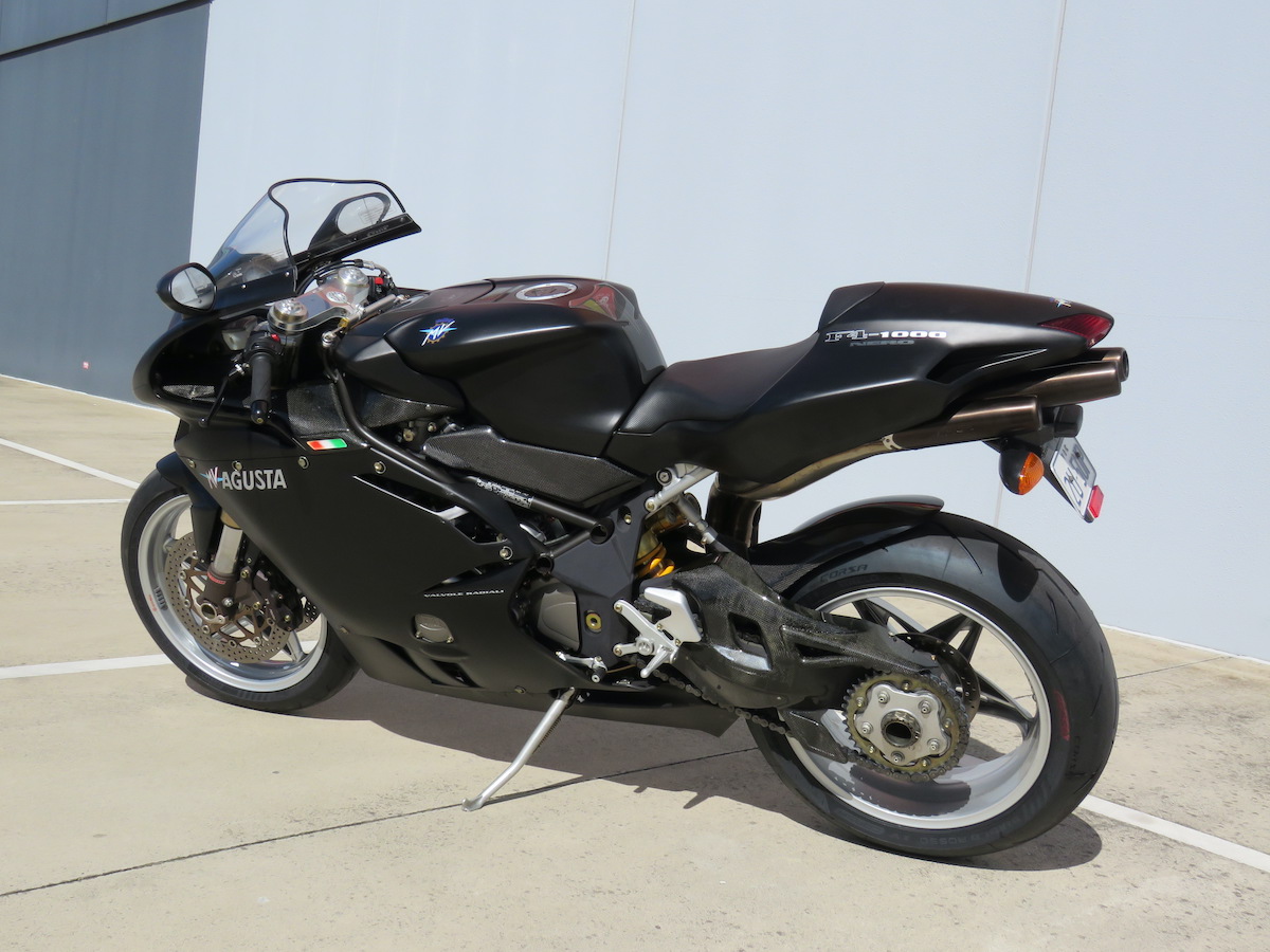 MV
              Agusta F4 Nero