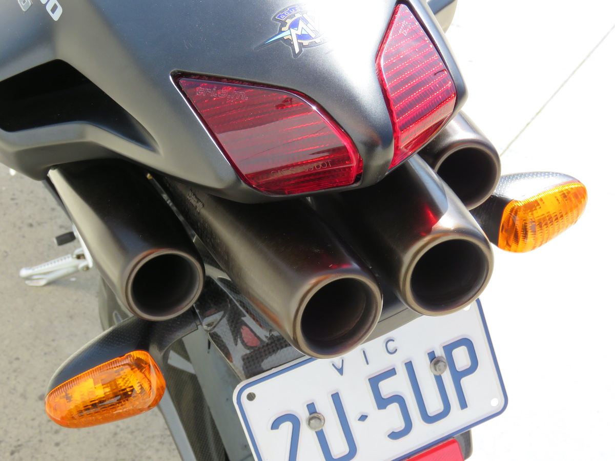 MV
              Agusta F4 Nero