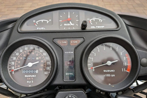 suzuki
              gs1000s
