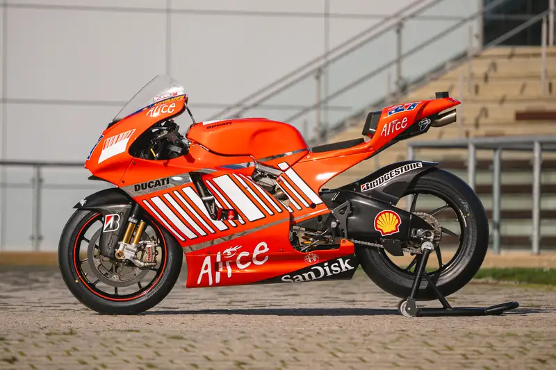 casey stoner ducati gp7