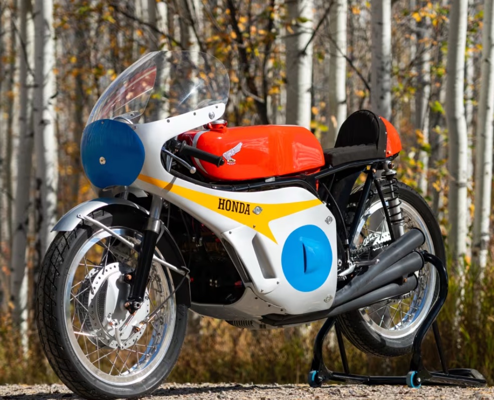 HONDA
              RC174